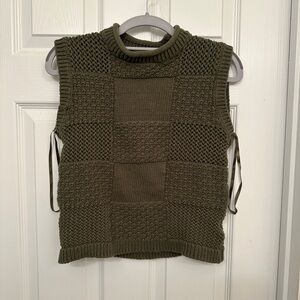 Sleeveless sweater top